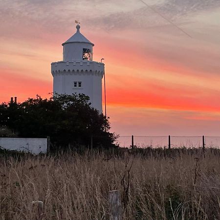 Fab Stay Uk - Coastal And Country Retreat With Free Secure Off Road Parking Minutes From Both Dover And Deal ภายนอก รูปภาพ