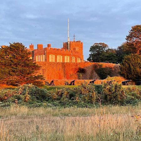 Fab Stay Uk - Coastal And Country Retreat With Free Secure Off Road Parking Minutes From Both Dover And Deal ภายนอก รูปภาพ