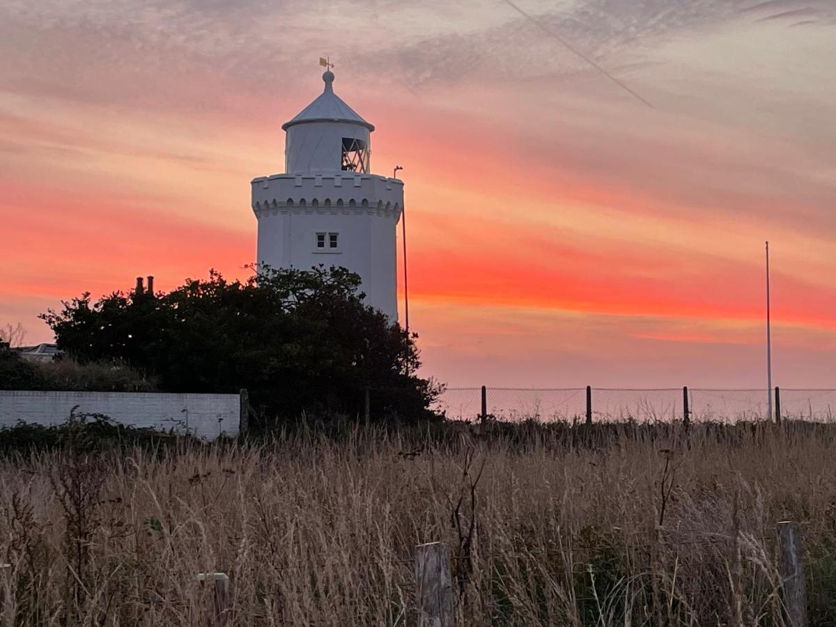 Fab Stay Uk - Coastal And Country Retreat With Free Secure Off Road Parking Minutes From Both Dover And Deal ภายนอก รูปภาพ
